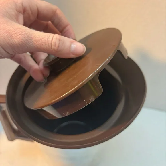 Vintage Thermo-Serv Pitcher with Lid - Map Design - Picture 6 of 8